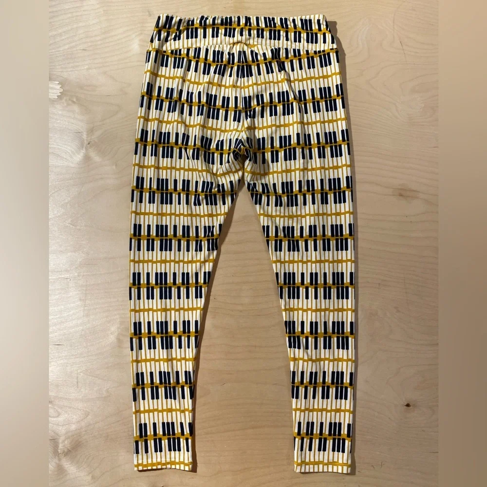 LuLaRoe  Leggings with Black and Gold Pattern Tall & Curvy (PQ)